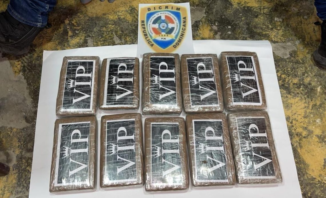 Ocupan 10 paquetes de presunta cocaína, en Villa Mella