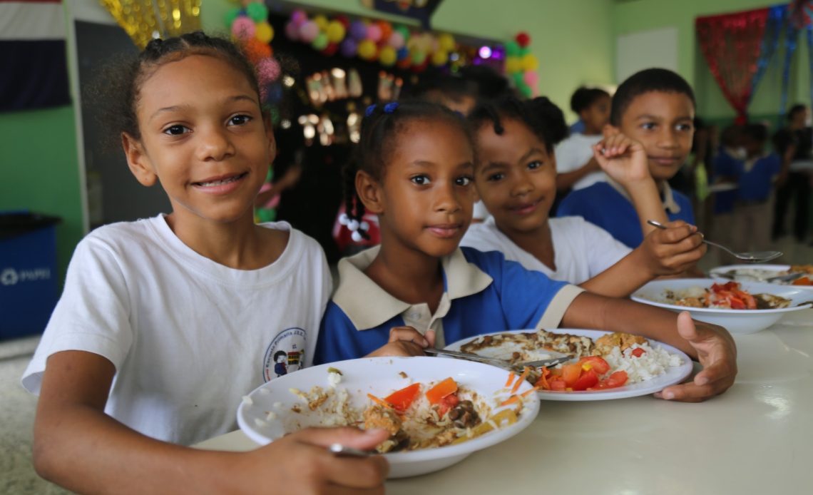 INABIE contribuyó con permanencia de estudiantes en aulas tras entrega de más de 908 millones de raciones alimenticias