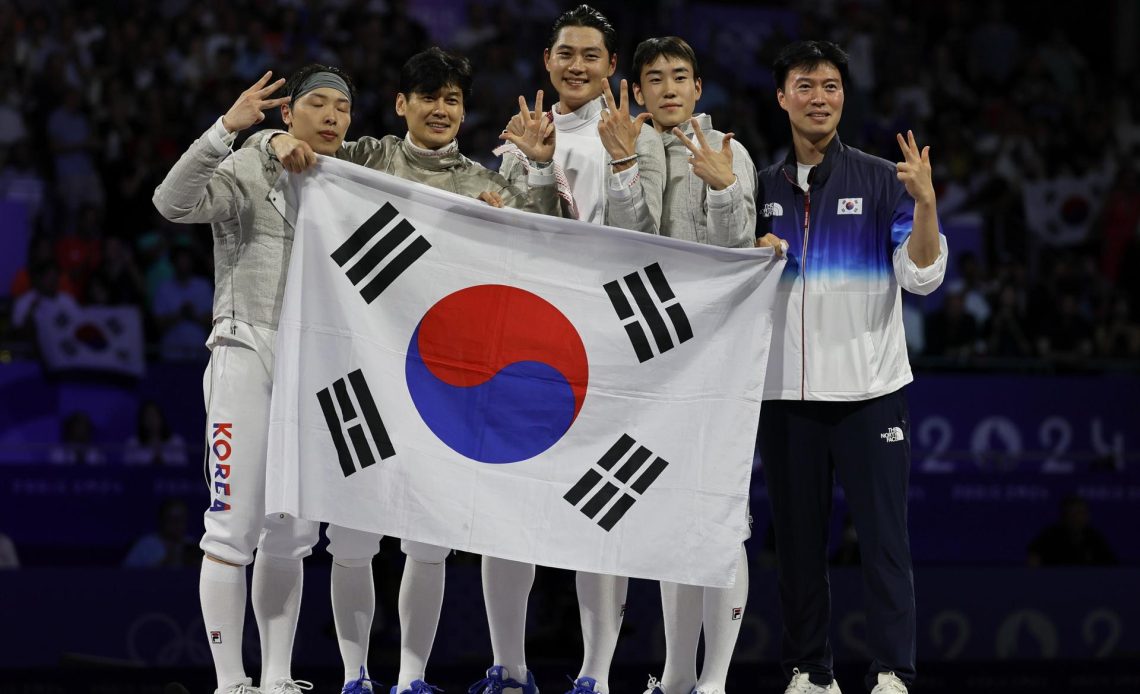 Corea del Sur gana su tercer oro seguido por equipos masculinos de sable