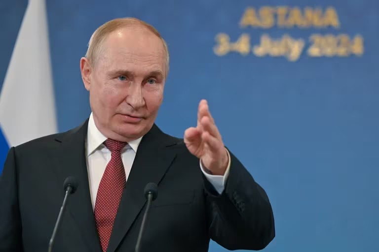 El presidente ruso Vladimir Putin brindó una rueda de prensa tras la cumbre de la Organización de Cooperación de Shanghái