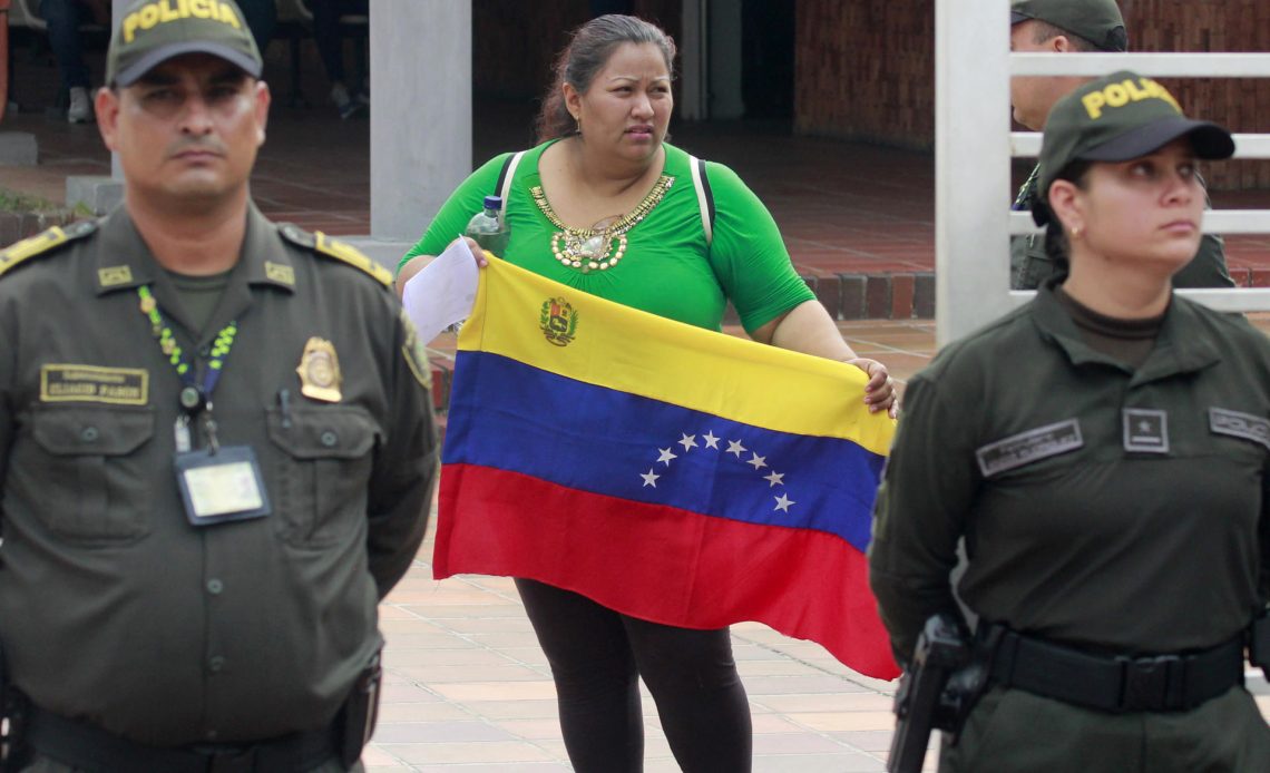 Por una "Venezuela libre", la consigna de los votantes en la frontera con Colombia