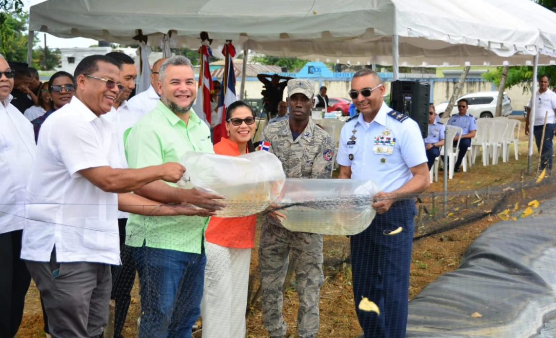 FEDA dona proyecto acuícola de 30 mil alevines de tilapia a Fuerza Aérea Dominicana