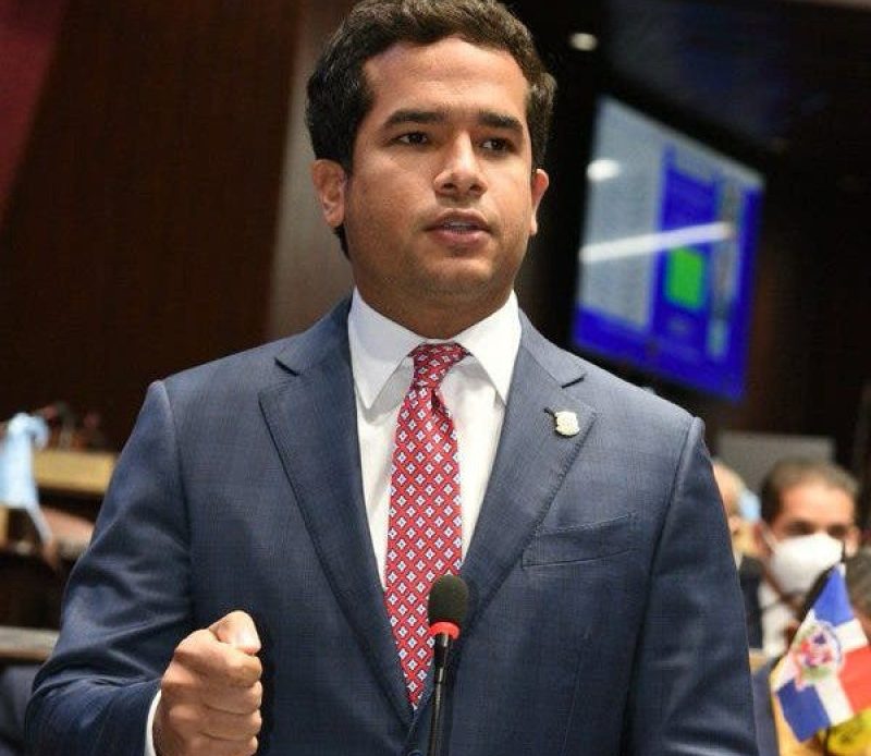 Omar Fernández, senador por el Distrito Nacional./