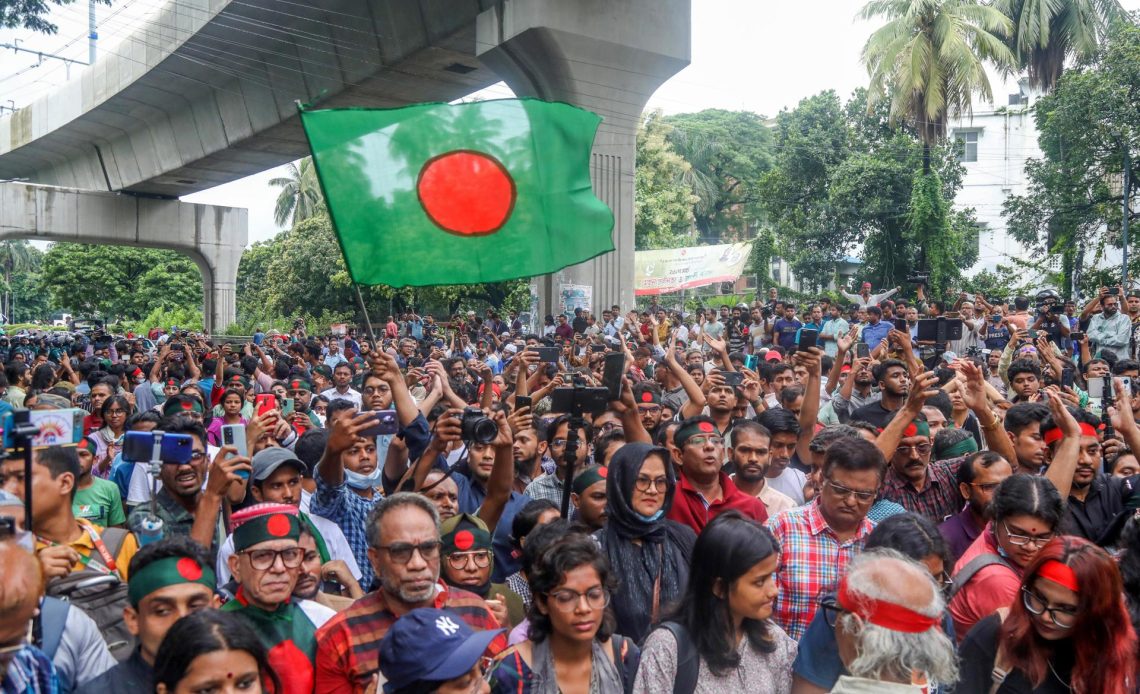 Al menos dos muertos en nuevos enfrentamientos entre los estudiantes y la policía en Bangladés