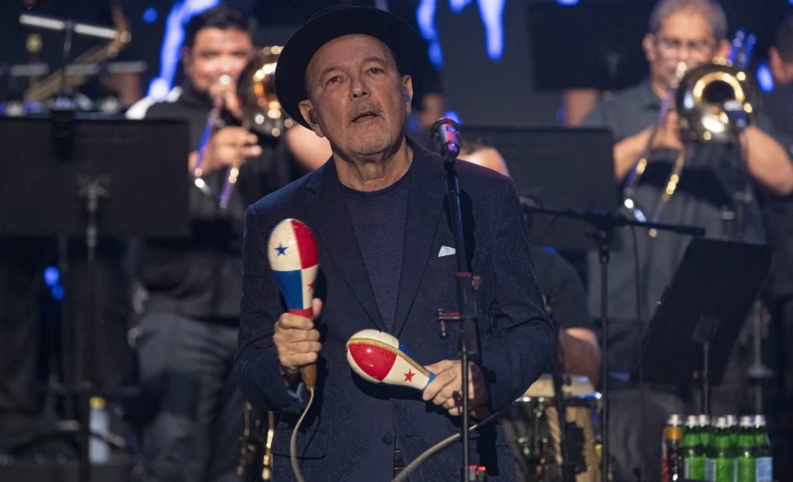 El Lincoln Center de Nueva York anunció este lunes que reconocerá al cantautor panameño, Rubén Blades, como "artista visionario" del año con una serie de eventos en las distintas entidades culturales que componen la organización a partir de octubre.