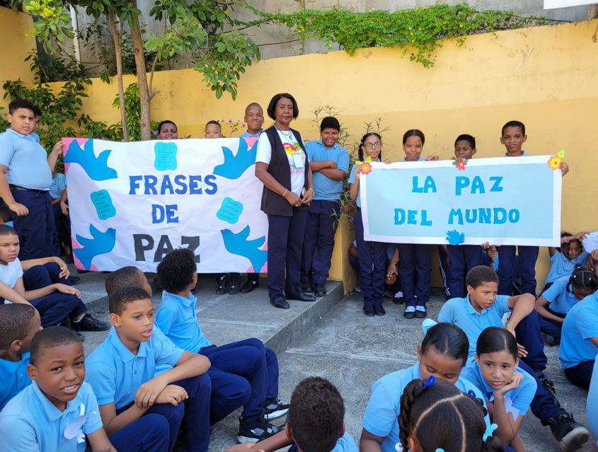 Escuela Conrado Mieses conmemora Día Internacional de la Paz