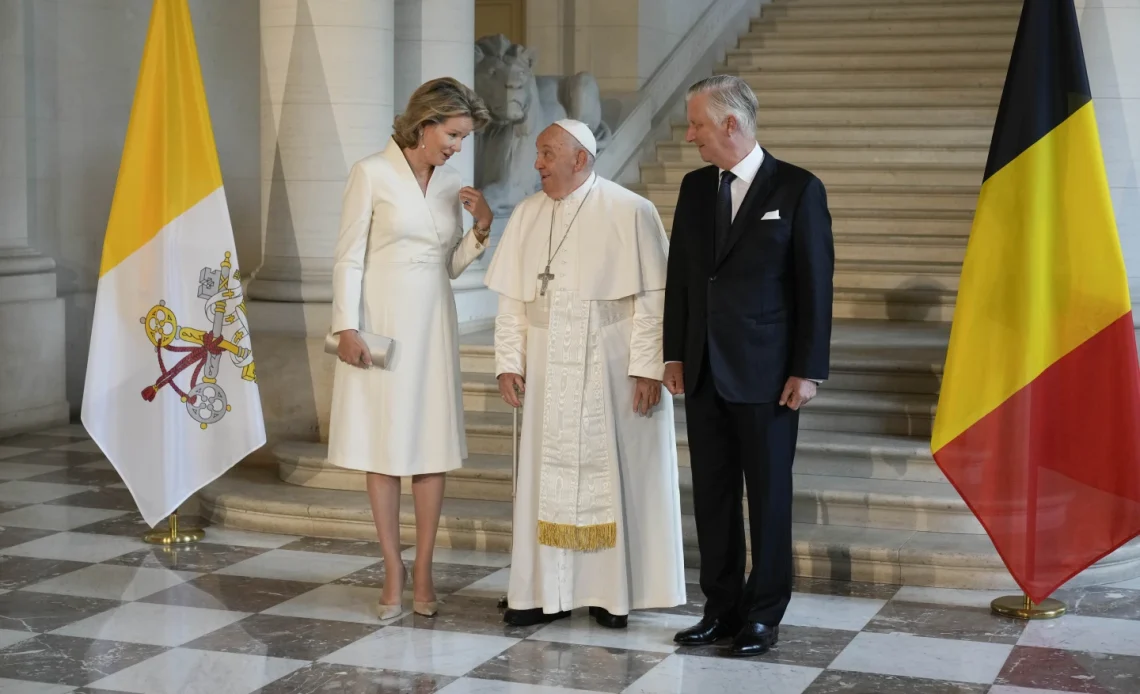 Primer ministro belga critica al papa por encubrimiento de abusos en la Iglesia en dura bienvenida