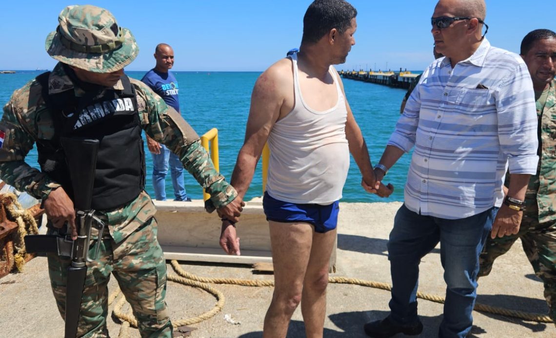 Hombre rescatado en el Atlántico./