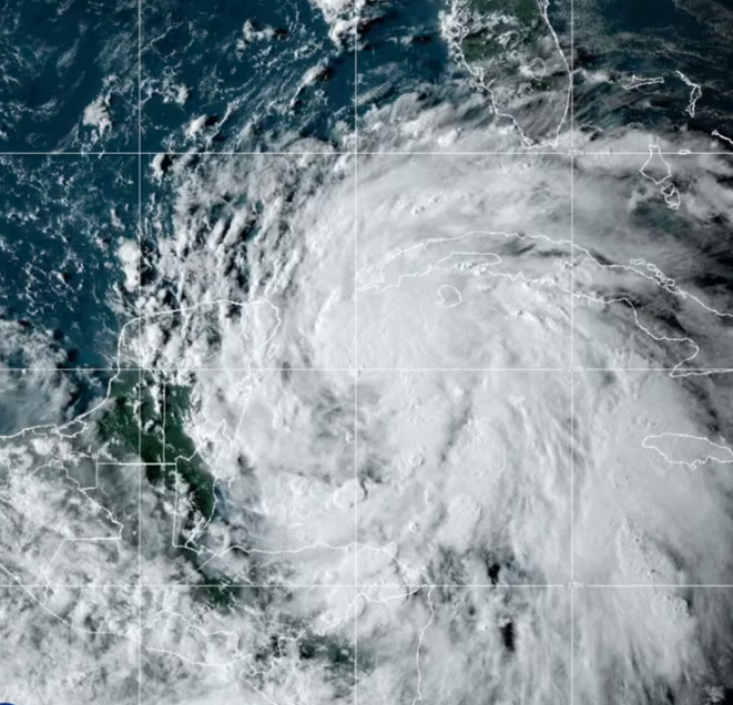 Tormenta tropical Helene gana fuerza y aumentan las alertas: estiman será un huracán categoría 3 cuando golpee a Florida