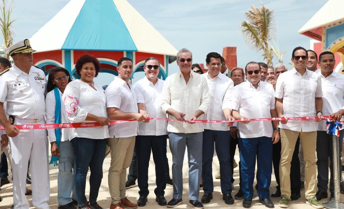 Abinader inaugura segunda fase del Puerto Cabo Rojo