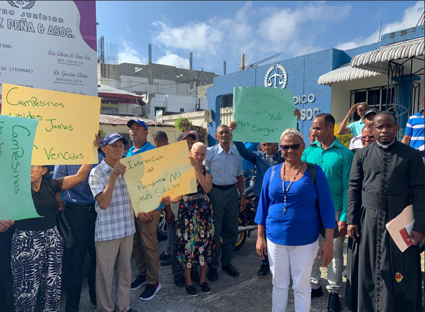 En Comedero Arriba de Cotuí, temen ser desalojados de sus terrenos