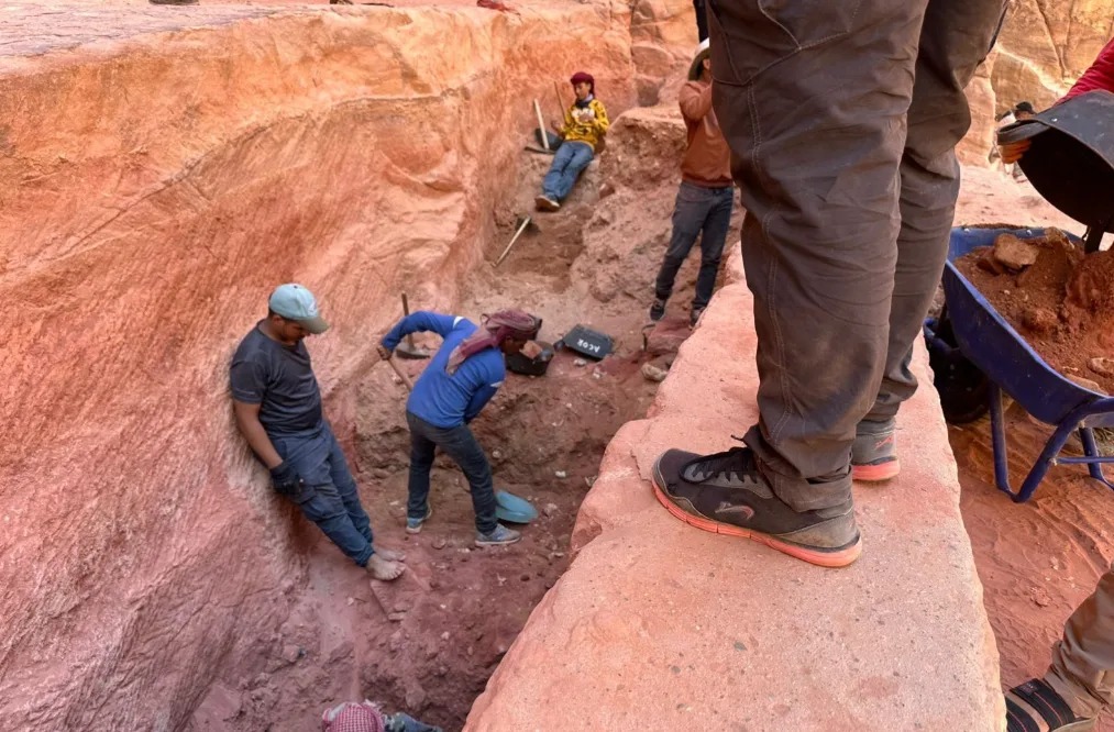 Hallan tumba en Petra