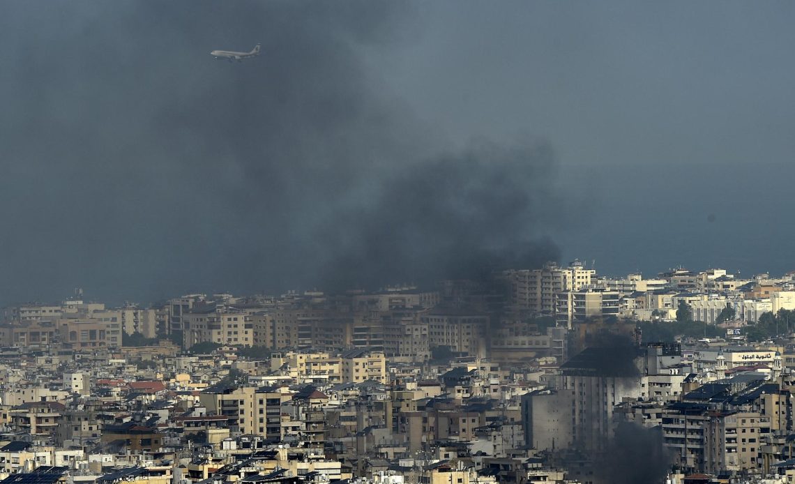 Israel dice haber atacado el cuartel general de inteligencia de Hizbulá en Beirut