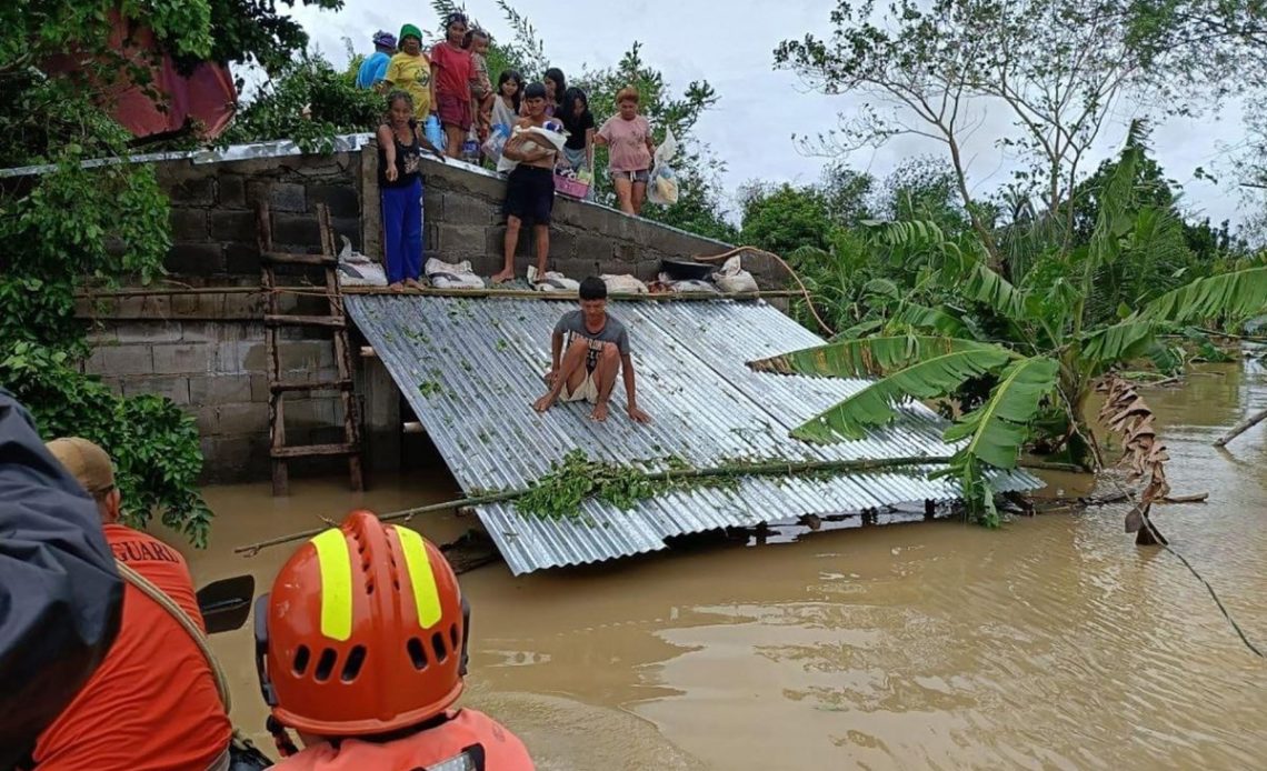 Tormenta Trami toca tierra en Filipinas y deja al menos 7 muertos y siete desaparecidos