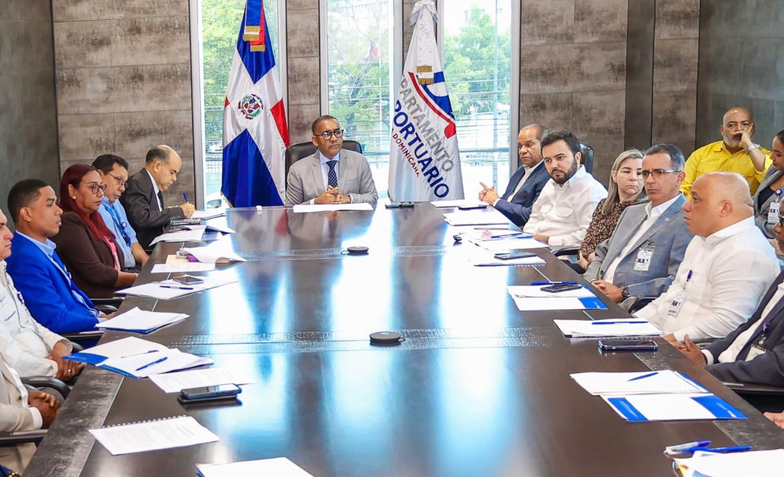 Instruyen inicio de plan para manejo flujo de pasajeros en aeropuertos desde el día 15