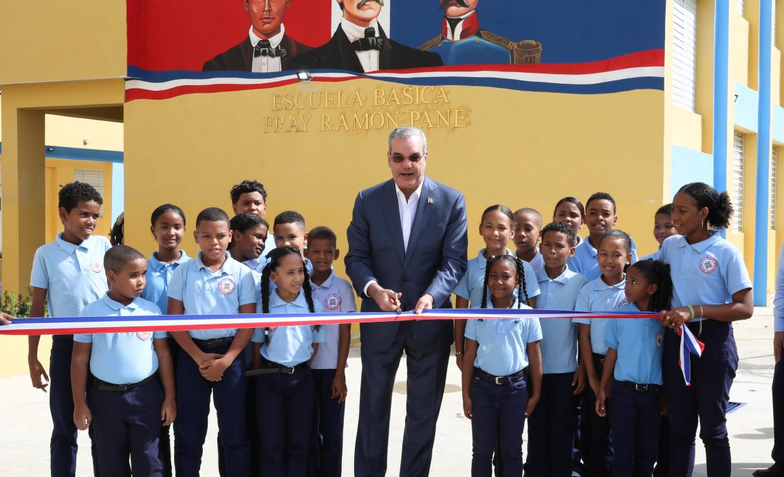 Abinader inaugura escuela primaria en Los Jardines; se beneficiarán 1,890 estudiante