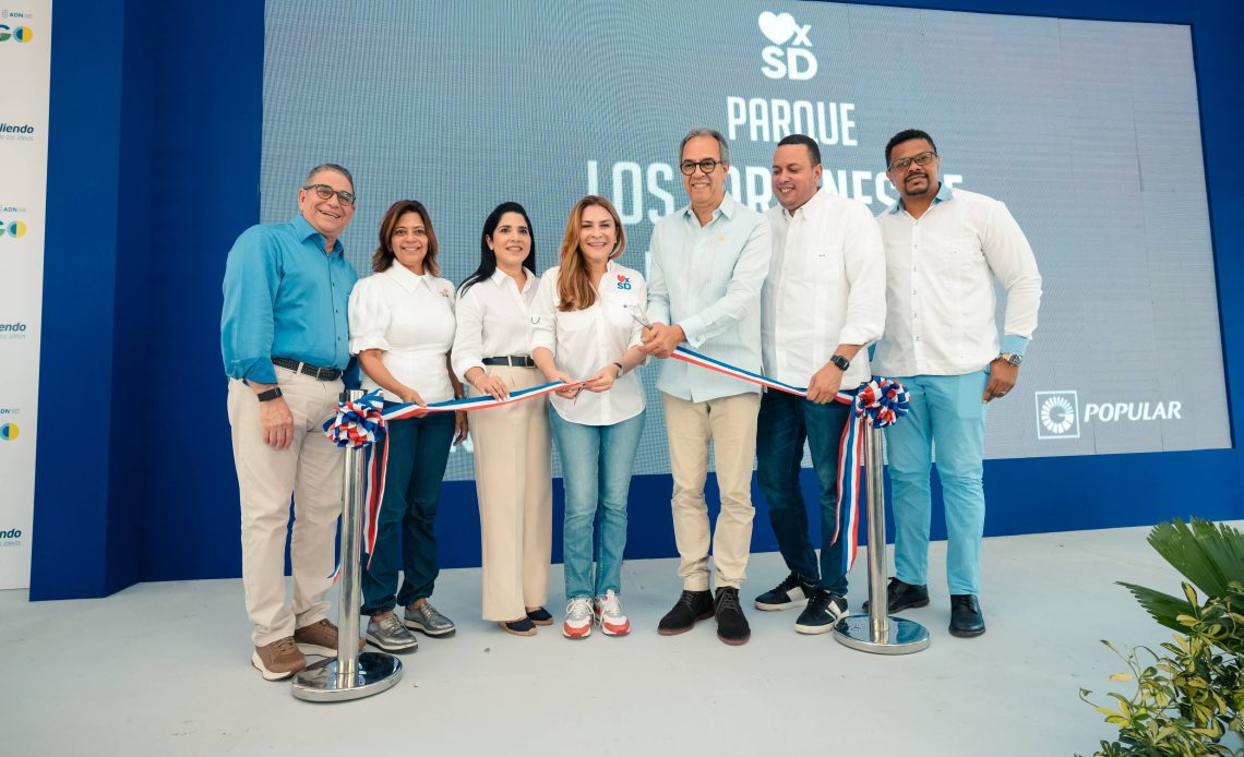 Santo Domingo, D.N. – El Banco Popular Dominicano y la Alcaldía del Distrito Nacional (ADN) inauguraron el remozamiento del parque Jardines Los Cerezos, ubicado en la comunidad de Los Jardines del Norte, un espacio que beneficiará a más de 10,000 residentes de la zona, quienes ahora disponen de un área verde para el esparcimiento.