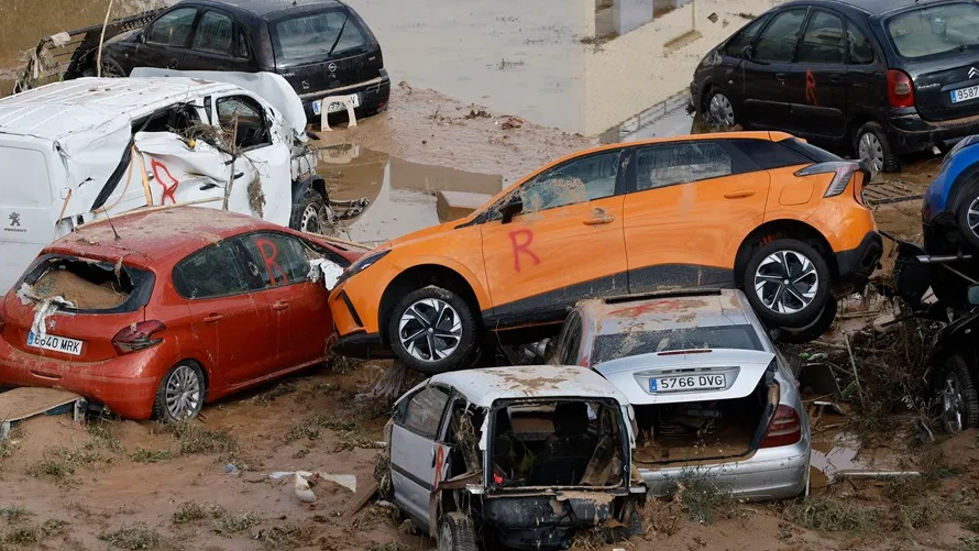 Rescatan con vida una mujer, en Valencia, luego de pasar tres días en un coche