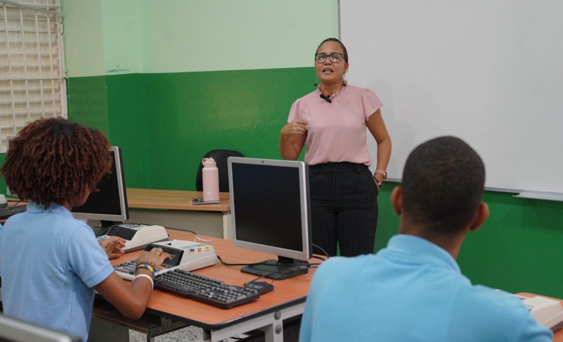 Minerd: Solo el 48% de los estudiantes pasaron las pruebas nacionales este año