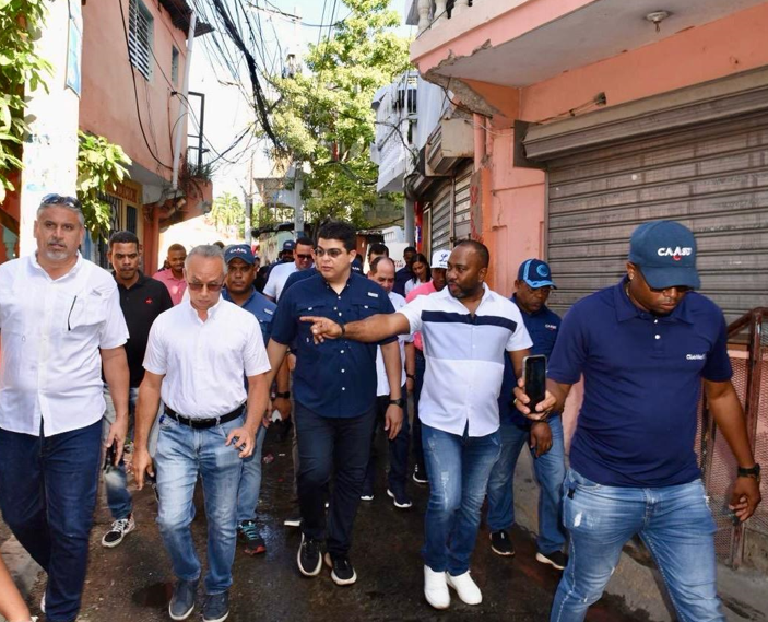 Director de la CAASD encabeza jornada simultánea de limpieza de cañadas en el Gran Santo Domingo