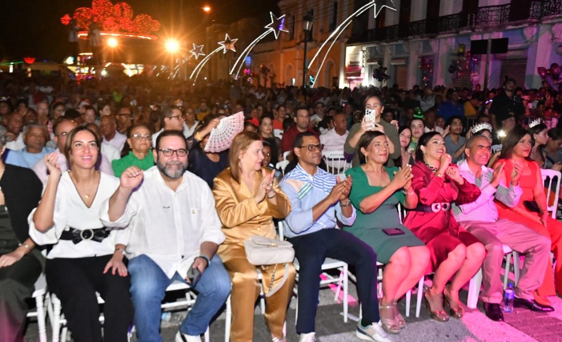 Alcaldesa de La Vega arma el coro navideño con la apertura del Parque Mágico