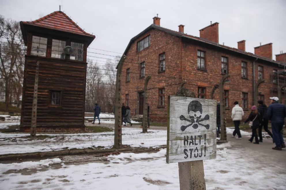 Homenaje a las víctimas en el 80º aniversario de la liberación de Auschwitz