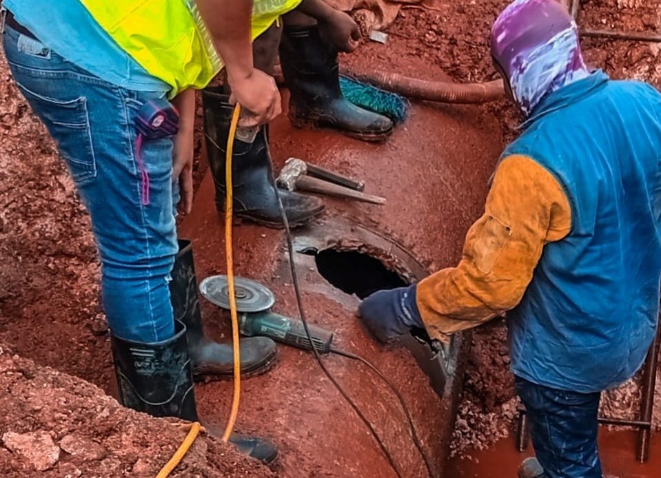 CAASD restablece servicio de agua potable en Villa Consuelo tras corrección de avería