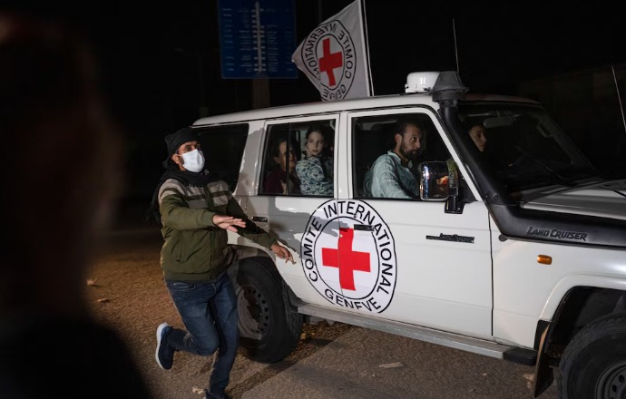 Hospitales israelíes se preparan para liberación de rehenes tras acuerdo de alto al fuego