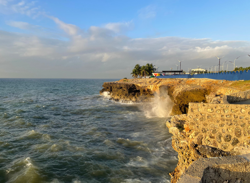 Pronóstico del tiempo en República Dominicana: lluvias escasas y alerta ante oleaje anormal