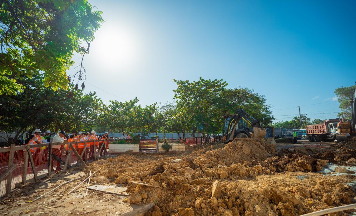 Paliza supervisa avances de obra de la Línea 3 del Teleférico de Santo Domingo Oeste