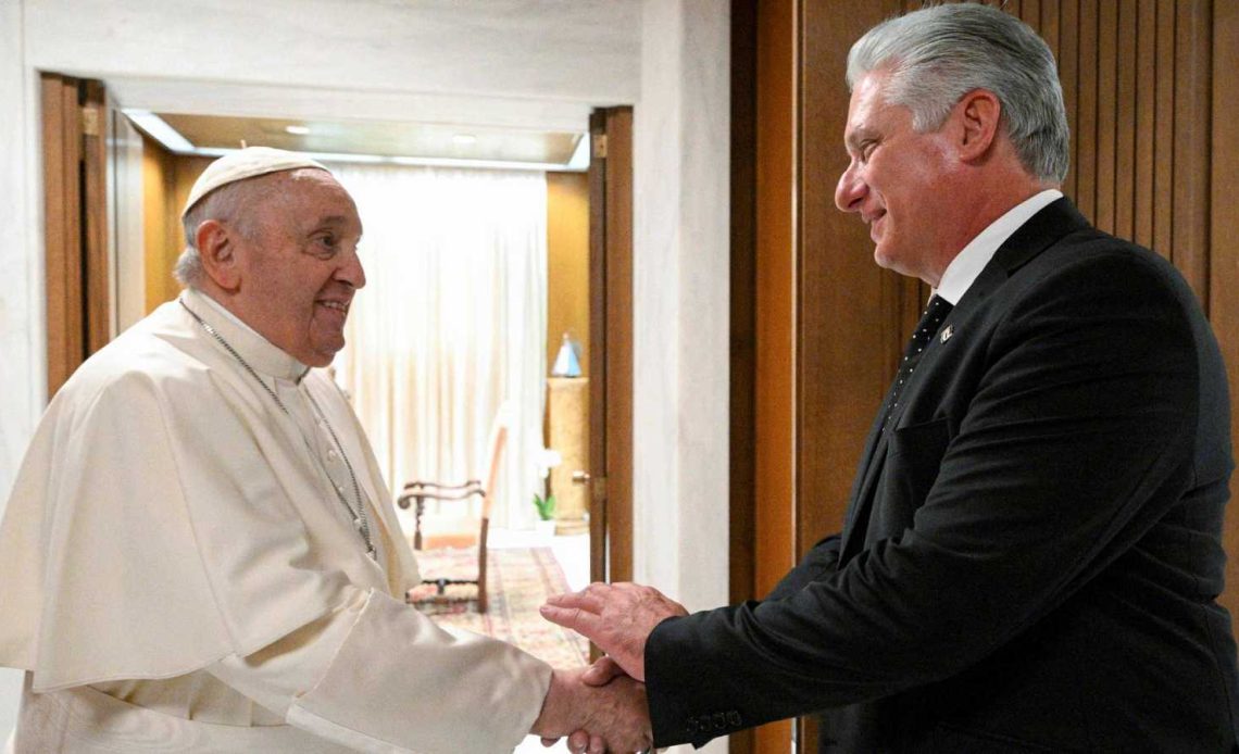 Presidente de Cuba y el papa Francisco