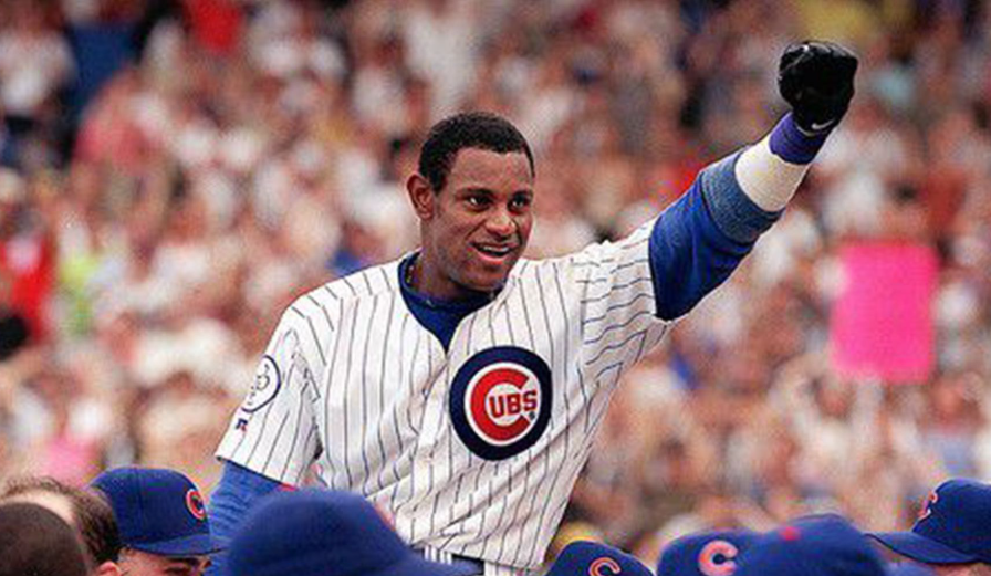 Sammy Sosa regresa a Chicago por la puerta grande