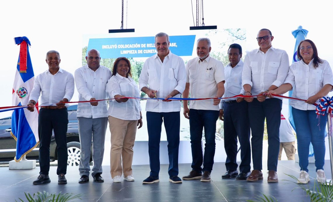 Abinader inaugura infraestructuras viales y otras obras, en San Juan