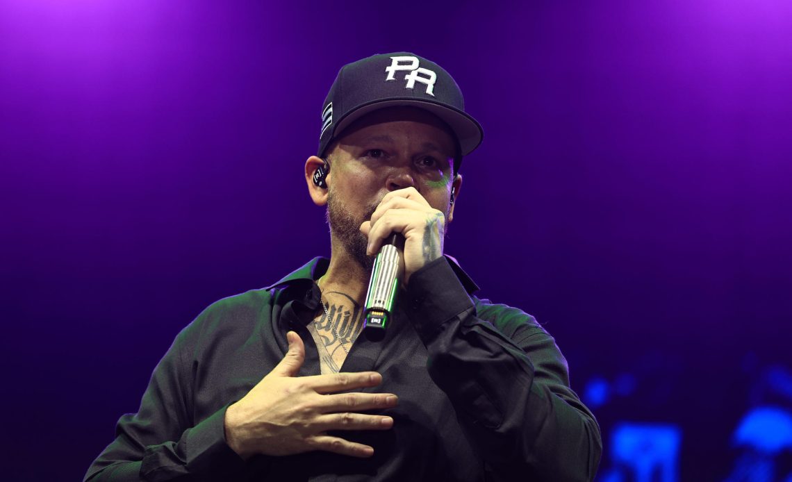 Residente recibe el Grammy a mejor álbum de música urbana