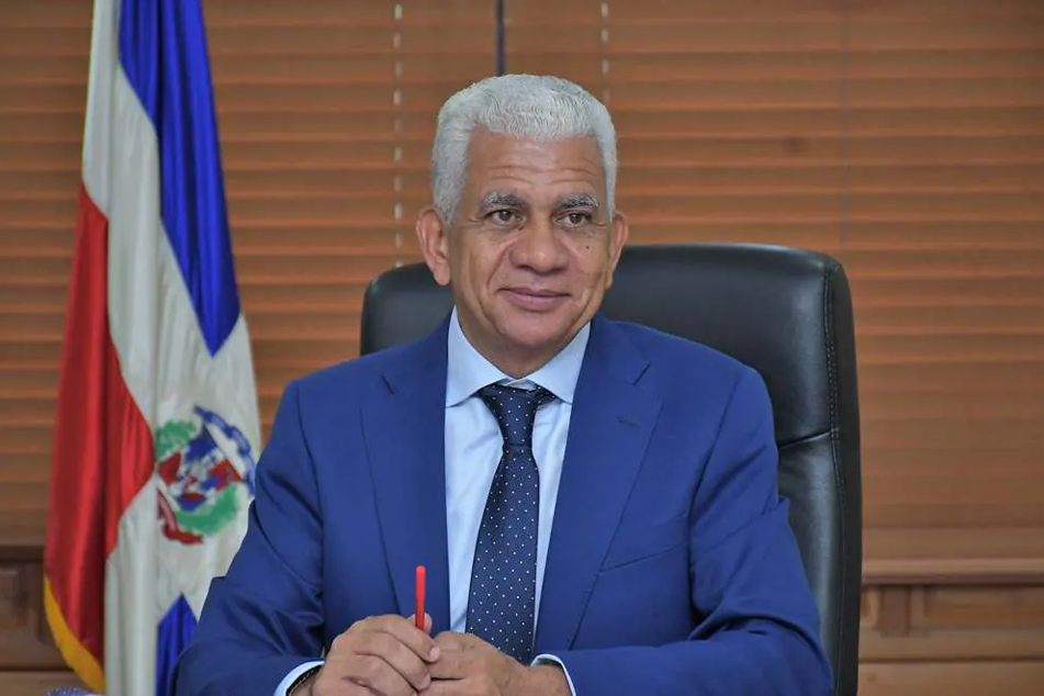 Presidente del Senado considera obligatorio régimen de consecuencia para plataformas digitales