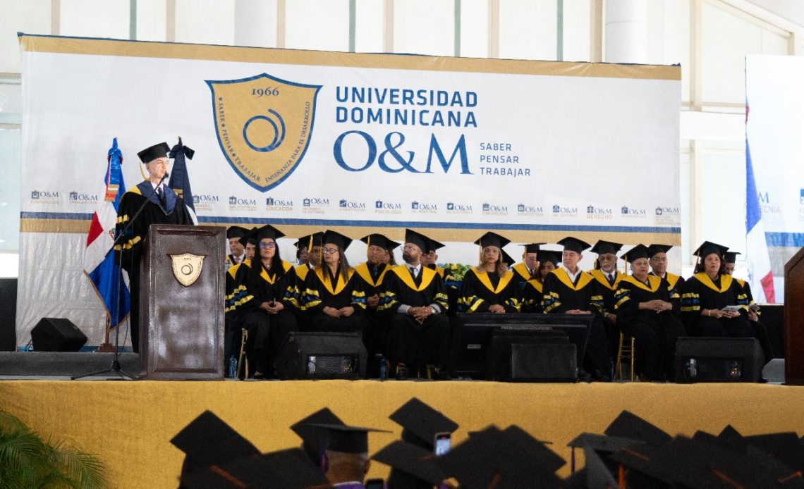 Universidad Dominicana O&M gradúa a 1,913 nuevos profesionales en su centésima primera investidura