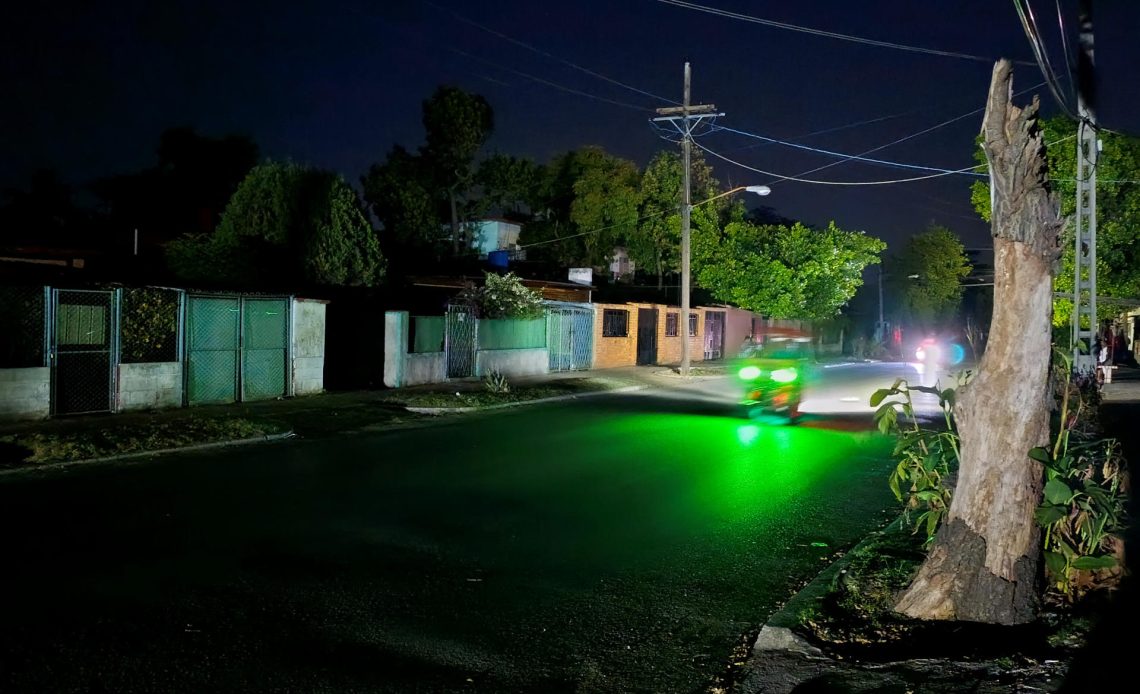 La mayoría de la población cubana sigue en apagón 24 horas después del colapso energético