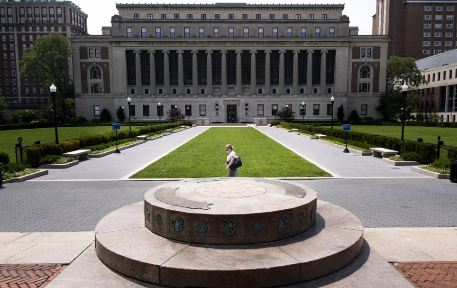 Universidad de Columbia acepta requisitos de Trump para mantener su financiación