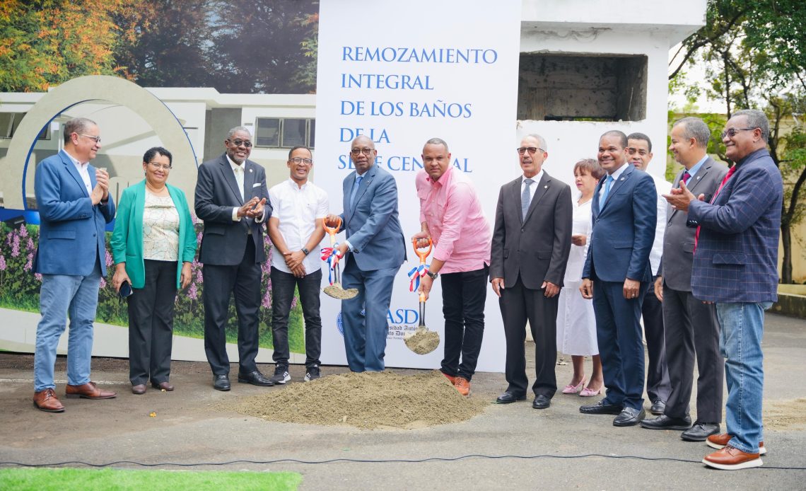 UASD inicia remozamiento integral de los baños exteriores de su sede central