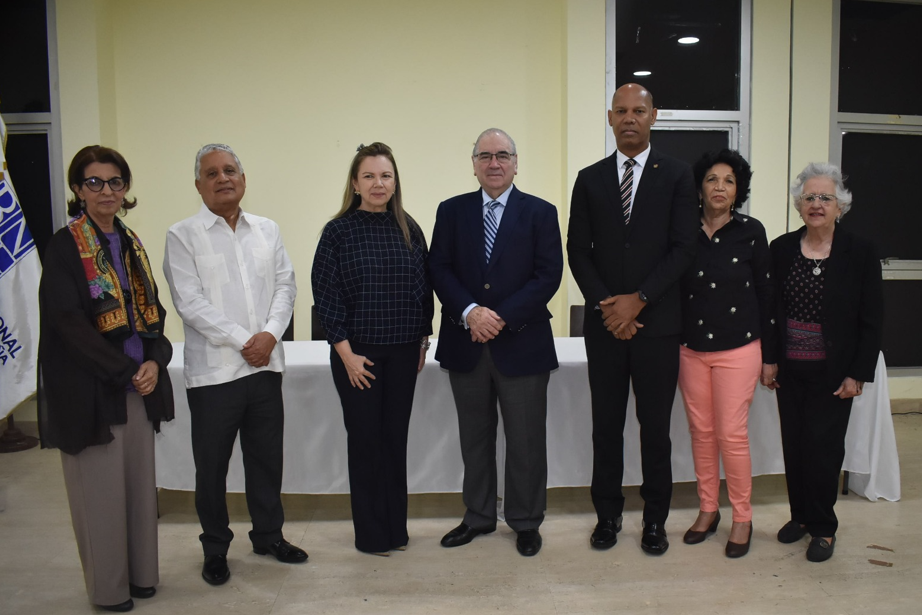 Presentan el Voluntariado de la Biblioteca Nacional, presidido por Manuel García Arévalo